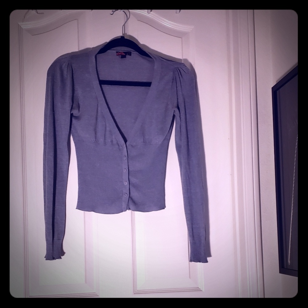Grey long sleeve crop top